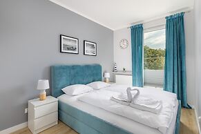 Modern Apartment Karsiborska by Renters