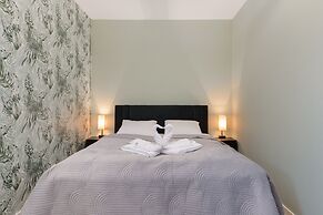 Modern Apartment Karsiborska by Renters