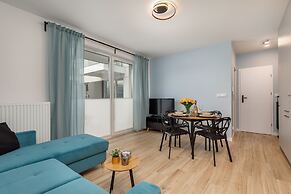 Modern Apartment Karsiborska by Renters