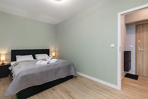 Modern Apartment Karsiborska by Renters