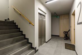 Modern Apartment Karsiborska by Renters