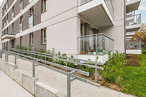 Modern Apartment Karsiborska by Renters