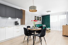Modern Apartment Karsiborska by Renters