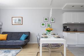 Modern Apartment Karsiborska by Renters