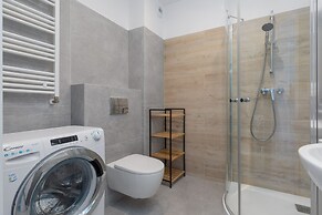 Modern Apartment Karsiborska by Renters