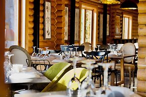 Wood Hills Hotel & Resort