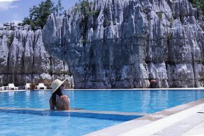 Wood Hills Hotel & Resort