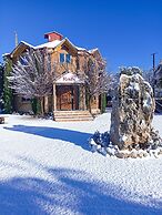 Wood Hills Hotel & Resort