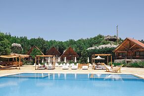 Wood Hills Hotel & Resort