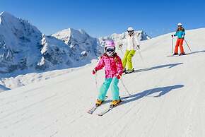 Wood Hills Hotel & Resort