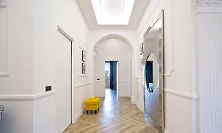 Eleganza nel Cuore di Napoli by Wonderful Italy