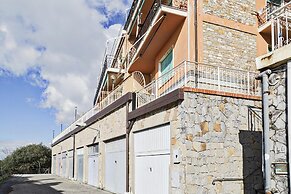 Sunset Apartment Above the sea by Wonderful Italy