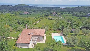 Villa Daniela con Piscina Vista Lago by Wonderful Italy