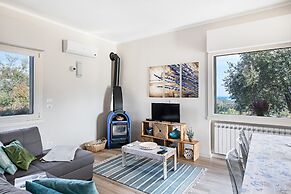 Villa Daniela con Piscina Vista Lago by Wonderful Italy