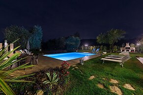 Villa Daniela con Piscina Vista Lago by Wonderful Italy
