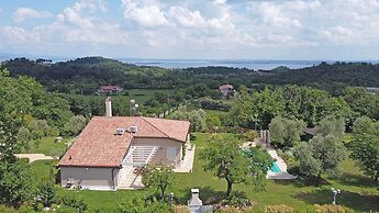 Villa Daniela con Piscina Vista Lago by Wonderful Italy