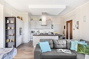 Villa Daniela con Piscina Vista Lago by Wonderful Italy