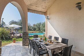 Villa Daniela con Piscina Vista Lago by Wonderful Italy