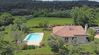 Villa Daniela con Piscina Vista Lago by Wonderful Italy