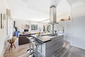 Villa Daniela con Piscina Vista Lago by Wonderful Italy