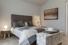 Villa Sara con Piscina by Wonderful Italy