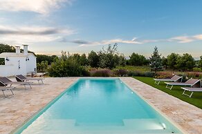 Villa Sara con Piscina by Wonderful Italy