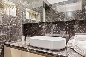 Riva Apartment With Balcony