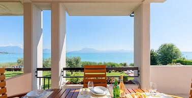 Ferrari 13 Apartment by Wonderful Italy