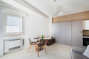 Residenza Miralago With Pool - Studio Apartment With Lake View