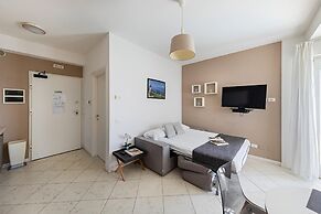 Residenza Miralago With Pool - Studio Apartment With Lake View