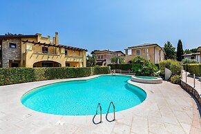 La Romantica - Cristina by Wonderful Italy