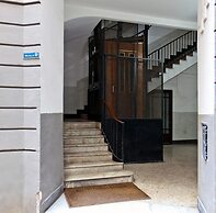 Elegant Apartment at Chiaia by Wonderful Italy