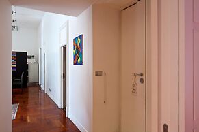 Elegant Apartment at Chiaia by Wonderful Italy