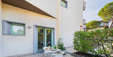 Residenza Miralago With Pool - Ground Floor Studio Apartment