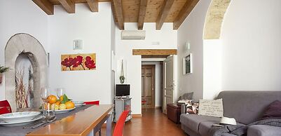 Salomone Apartment 2 by Wonderful Italy
