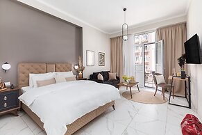 BLACK ONYX COMFORT SUITES