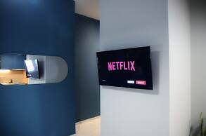 BLACK ONYX COMFORT SUITES