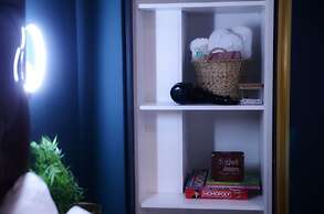 BLACK ONYX COMFORT SUITES