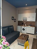 BLACK ONYX COMFORT SUITES