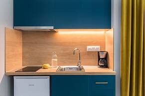 BLACK ONYX COMFORT SUITES