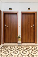 BLACK ONYX COMFORT SUITES