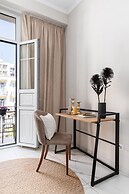 BLACK ONYX COMFORT SUITES