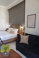 BLACK ONYX COMFORT SUITES