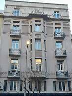 BLACK ONYX COMFORT SUITES