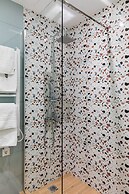 BLACK ONYX COMFORT SUITES