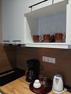 BLACK ONYX COMFORT SUITES