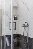 BLACK ONYX COMFORT SUITES