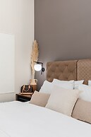 BLACK ONYX COMFORT SUITES