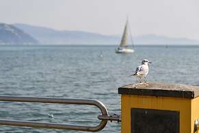 Una Finestra su Villa Durazzo by Wonderful Italy