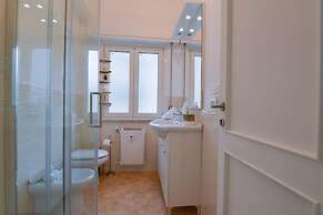 Una Finestra su Villa Durazzo by Wonderful Italy